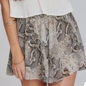 Show Me Your Mumu Carlos Swing Shorts Snake Print Size Small Boho Flowy